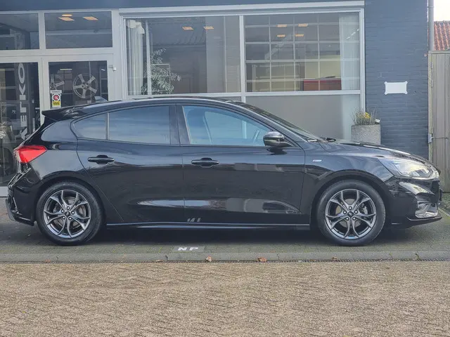 Ford Focus 1.0 EcoBoost ST Line Business 2019 Benzine 6