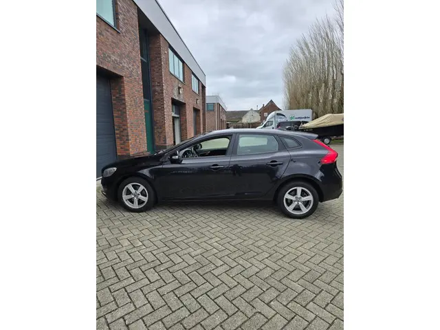 Volvo V40 Volvo v40 1.6 T2 Summum topstaat 2013 Benzine 4