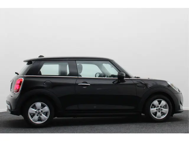 MINI Cooper Mini 1.5 Essential Automaat 2021 Benzine 9