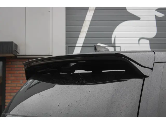Land Rover Discovery 3.0 Td6 HSE Luxury 2018 Diesel 39