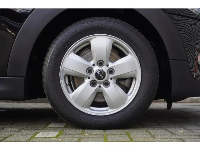 MINI 3-Deurs Cooper C 2019 Benzine 6