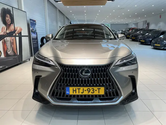 Lexus NX 450h+ AWD Executive Line 2025 Hybride Benzine 4