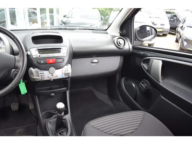 Peugeot 107 1.0 Active//Airco//5drs//72.610km!! 2014 Benzine 18