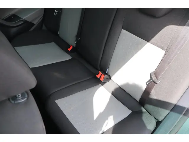 SEAT Ibiza 1.2 TSI Style 2012 Benzine 17