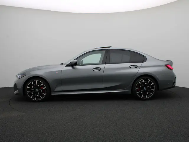 BMW 3 Serie 320i Sedan 2025 Benzine 4