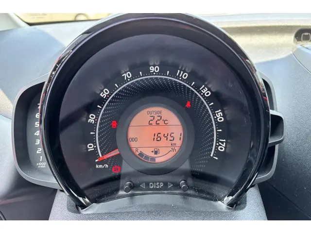 Toyota Aygo 1.0 VVT-i x-play 2020 Benzine 13