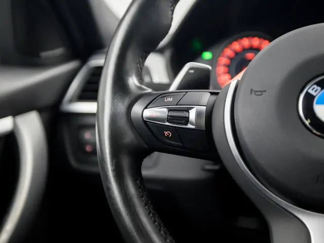 BMW 3 Serie 320i M Sport 2018 Benzine 19