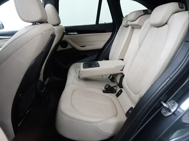 BMW X1 sDrive20i M Sport Aut- 2019 Benzine 31
