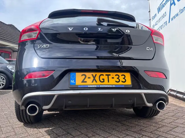 Volvo V40 2.0 D4 R-Design Bns 2014 Diesel 4