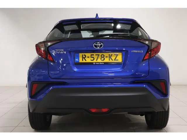 Toyota C-HR 1.8 Hybrid Active, 2022 Hybride Benzine 4