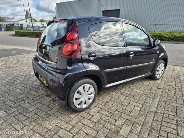 Peugeot 107 1.0 Envy 2013 Benzine 5