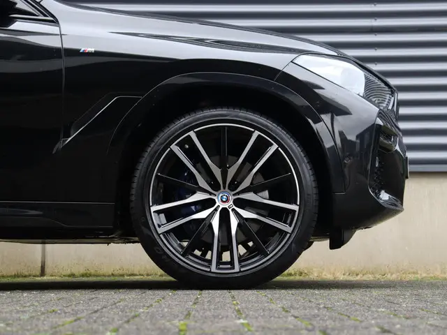 BMW X6 xDrive40i 2022 Benzine 6