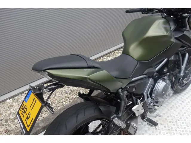 Kawasaki Z650 ABS 2018 Benzine 12