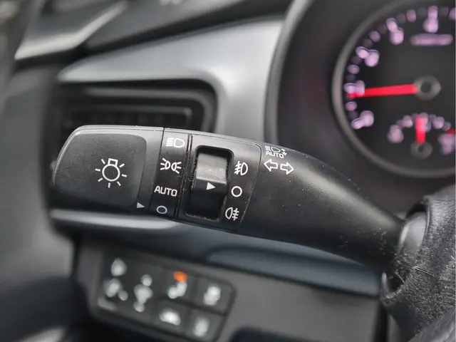 Kia Stonic 1.0 T-GDi ExecutiveLine 2018 Benzine 18