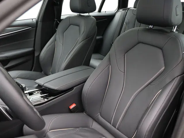 BMW 5 Serie Touring 530d xDrive 2023 Diesel 11
