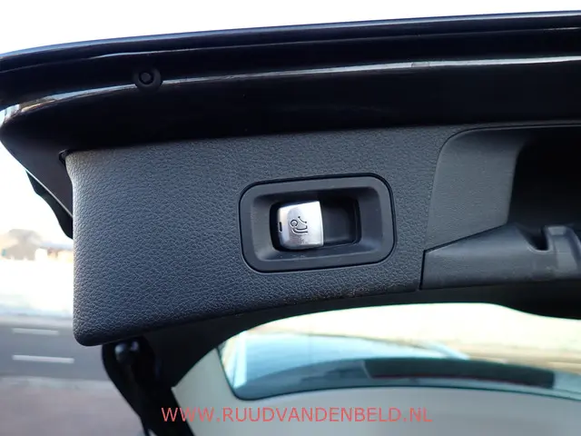 Mercedes-Benz C-Klasse Estate 300DE 2020 Hybride Diesel 12