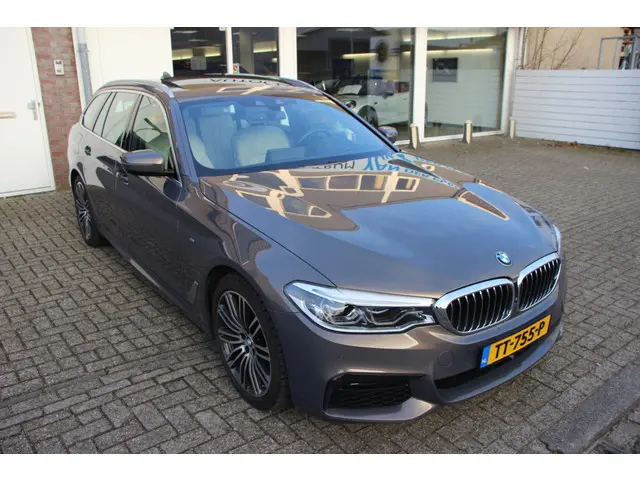 BMW 5 Serie Touring 530d High Executive 2018 Diesel 23