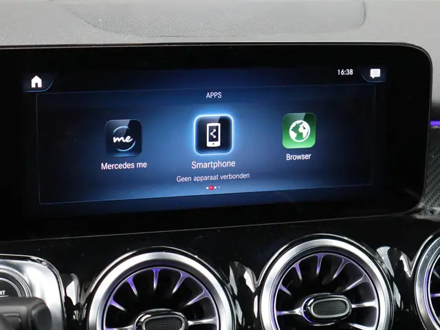 Mercedes-Benz 200-klasse GLB AMG Line 2023 Benzine 29