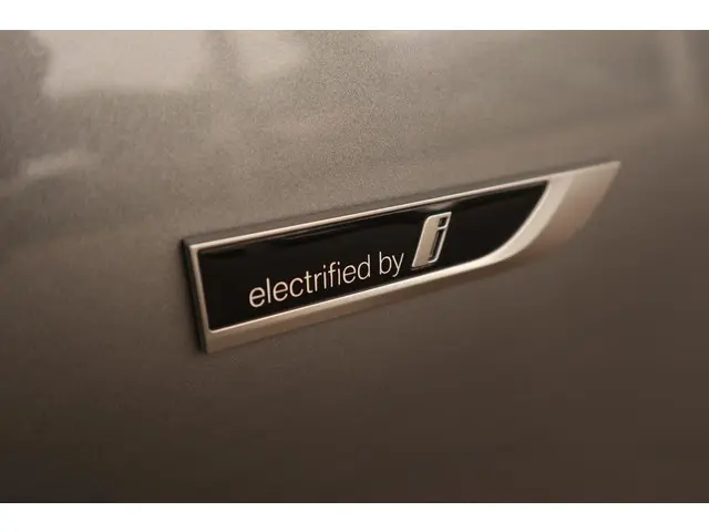 BMW 3 Serie Sedan 330e 2023 Hybride Benzine 9