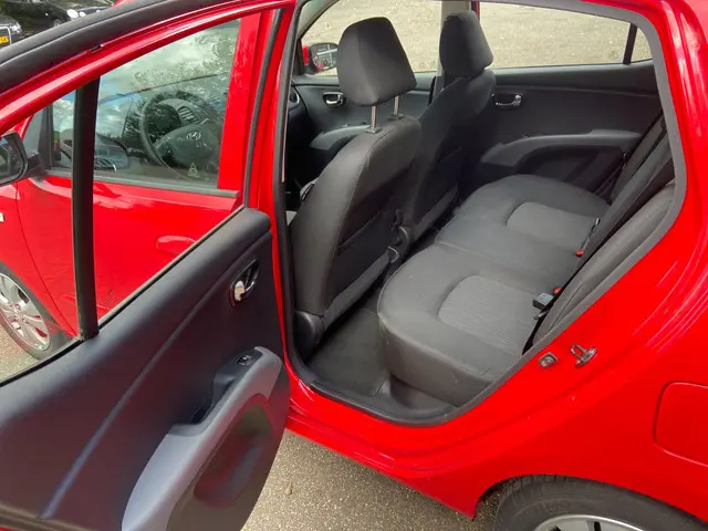 Hyundai i10 1.1 Dynamic Cool / Automaat 2012 Benzine 10