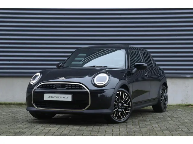 MINI 5-Deurs Cooper C 2024 Benzine 33