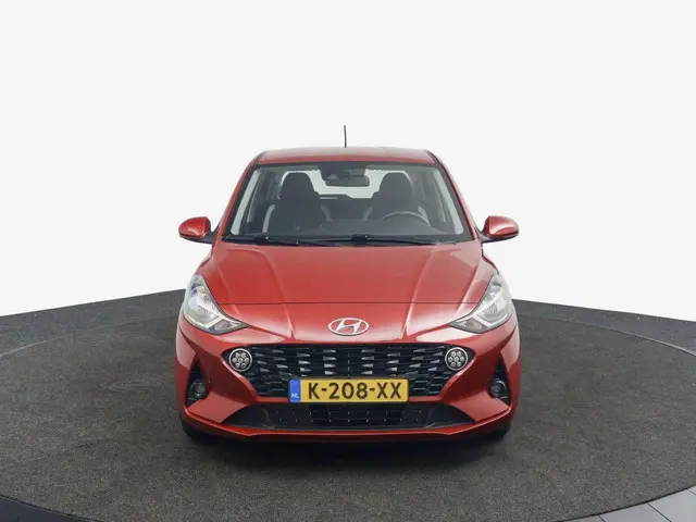 Hyundai i10 1.0 Comfort Smart rood 2021 Benzine 10