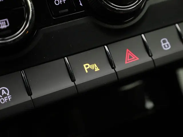 Škoda Karoq 1.5TSI/150PK ACT Clever Edition 2018 Benzine 24