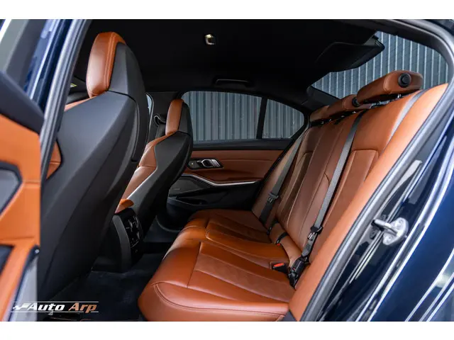 BMW M3 3-serie xDrive Competition 2021 Benzine 16