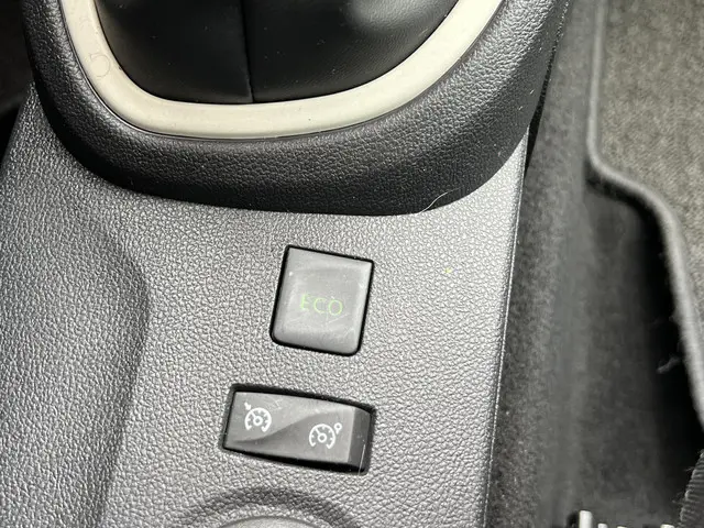 Renault Captur 0.9 TCe Limited 2018 Benzine 29