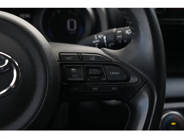 Toyota Yaris 1.5 VVT-i Dynamic 2021 Benzine 15