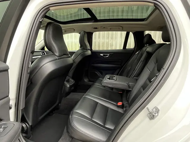 Volvo V60 2.0 B3 Business Pro 2020 Benzine 26
