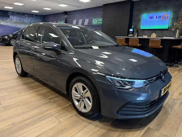 Volkswagen Golf 1.0 eTSI Life Business 2024 Benzine 4