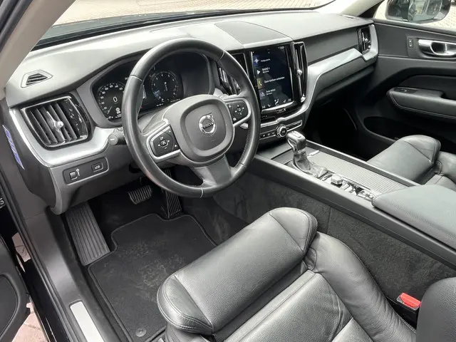 Volvo XC60 2.0 T5 Momentum Pro 2019 Benzine 4