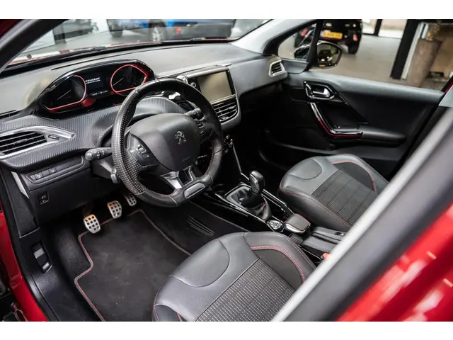 Peugeot 2008 1.2 PureTech GT-line 2018 Benzine 17