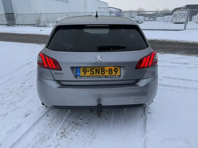 Peugeot 308 1.6 THP Première*LOOPTSLECHT* 2013 Benzine 7