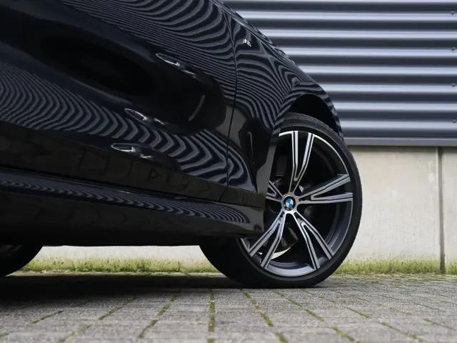 BMW 3 Serie Touring 330e 2021 Hybride Benzine 7