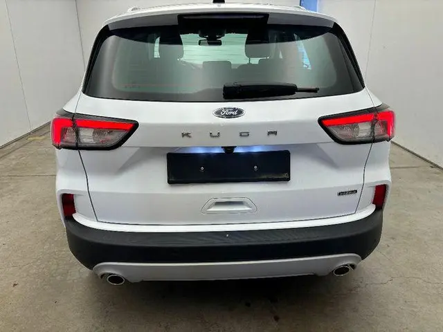 Ford Kuga 2.5 PHEV Titanium 2023 Hybride Benzine 4