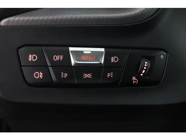 BMW 1 Serie 118i Executive Edition 2021 Benzine 22