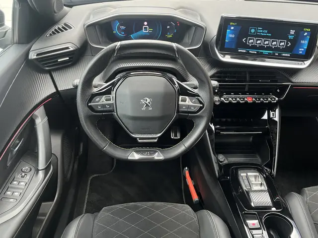 Peugeot e-2008 EV GT Pack 50 kWh 2022 Elektrisch 11