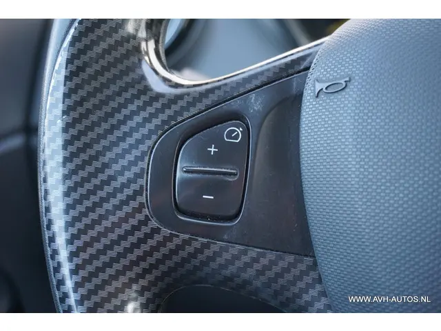 Renault Captur 0.9 TCe Helly Hansen 2015 Benzine 18