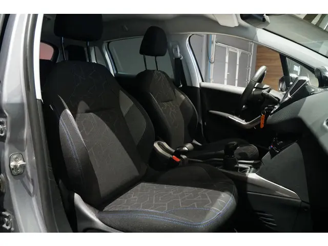 Peugeot 2008 1.2 PureTech Allure 2018 Benzine 12