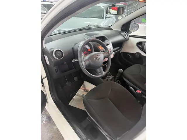Toyota Aygo 1.0 VVT-i Now Airco 2013 Benzine 9