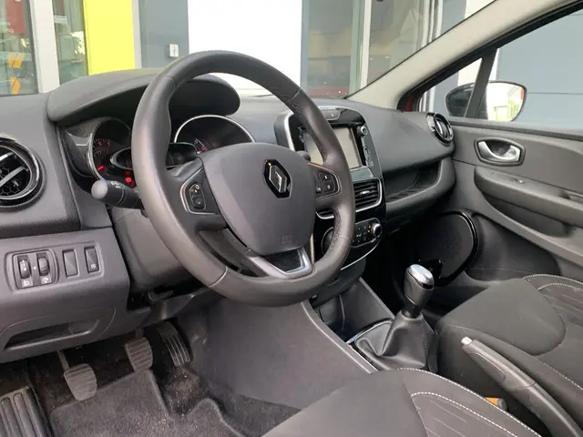 Renault Clio Estate 0.9 TCe Limited 2018 Benzine 20