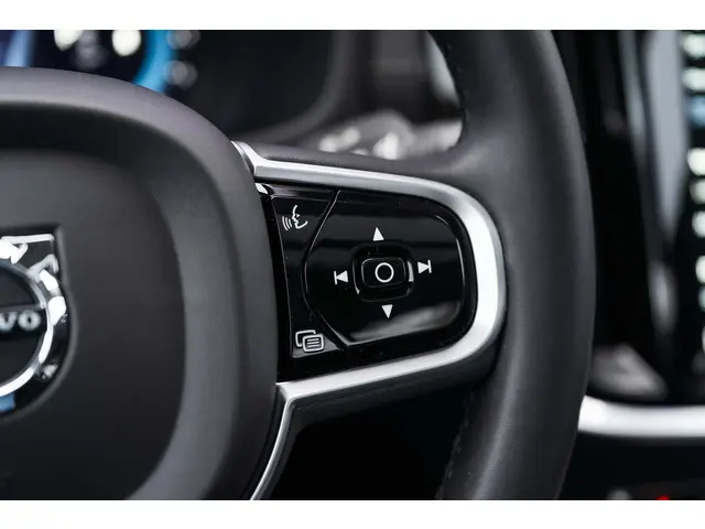 Volvo S60 B4 Ultimate Dark 2023 Benzine 32