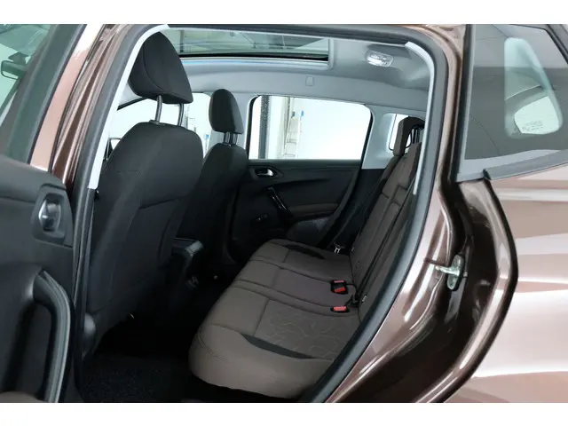 Peugeot 2008 1.2 VTi Active Pack Premium 2014 Benzine 25