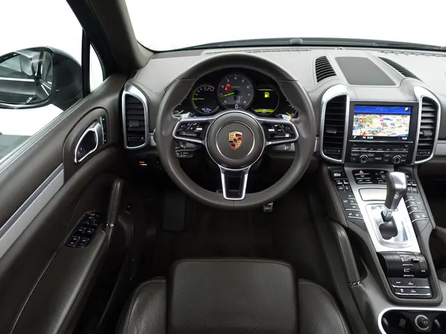 Porsche Cayenne 3.0 S E-Hybrid Aut- 2015 Hybride Benzine 8