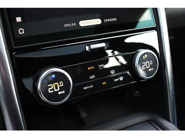 Land Rover Discovery 3.0 D300 HSE 2021 Diesel 29