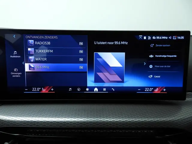 BMW 3 Serie Sedan 318i 2025 Benzine 31