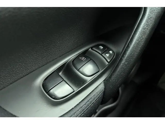 Nissan QASHQAI 1.2 Acenta 2014 Benzine 16