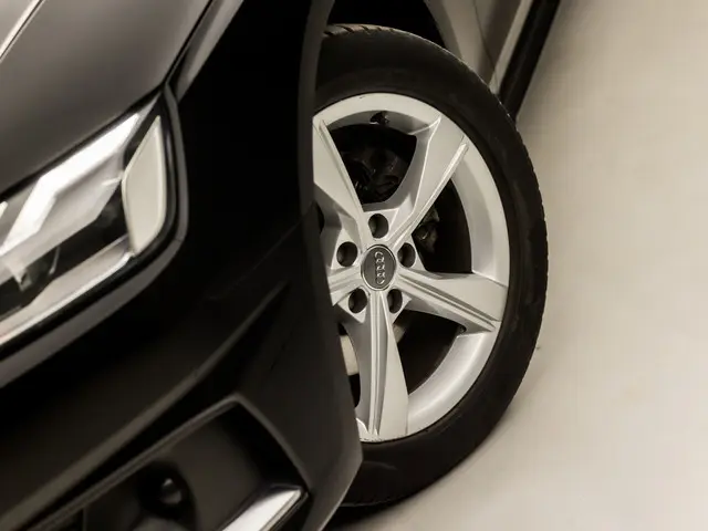 Audi A4 Avant 35 TFSI Sport Launch 2020 Benzine 35